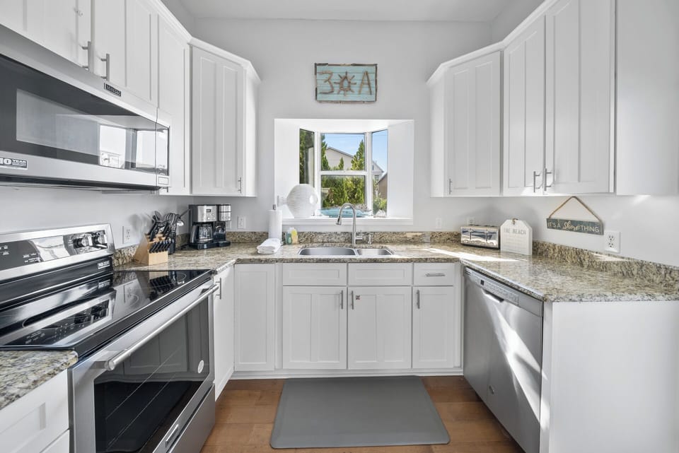 Modern, fully equipped kitchen for all your cooking adventures.