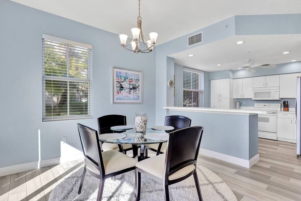Dinning Area - Kitchen