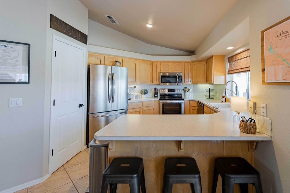 Kitchen | Cooking Basics | Breakfast Bar