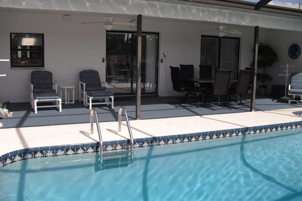 Outdoor living on the lanai