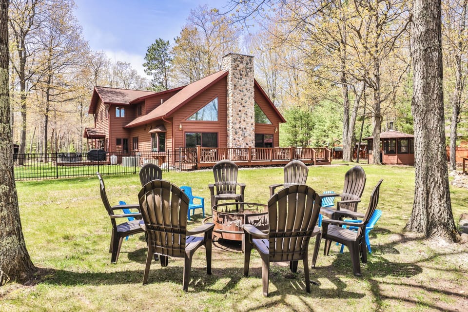 Make memories around the fire right next to the lake