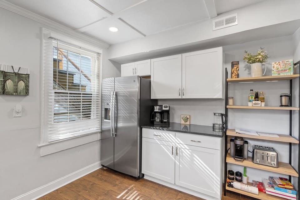 Fridge with water and ice dispenser, coffee, nespresso, toaster & shelving space