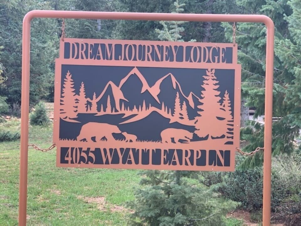 Dream Journey Lodge sign