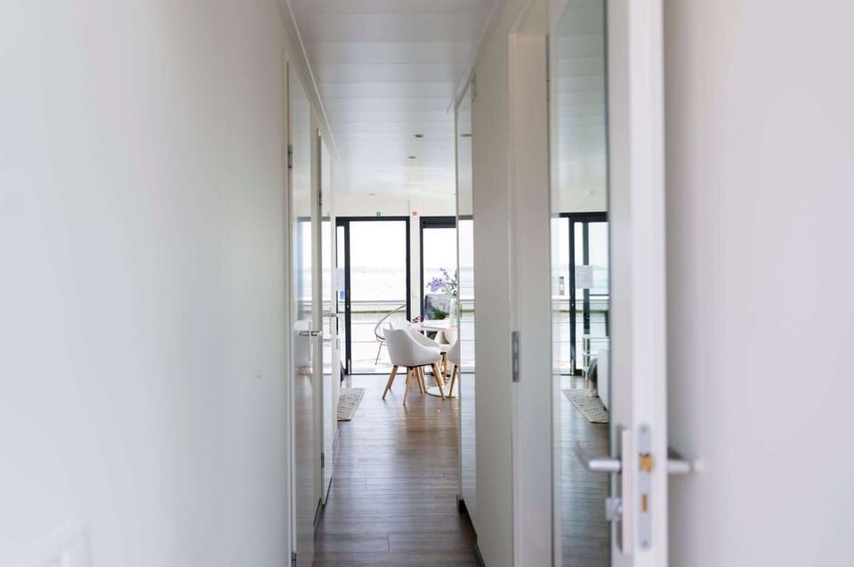 Entrance / Reception