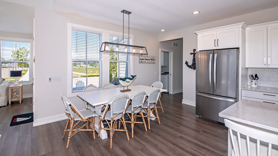 the dining room with views to the harbor