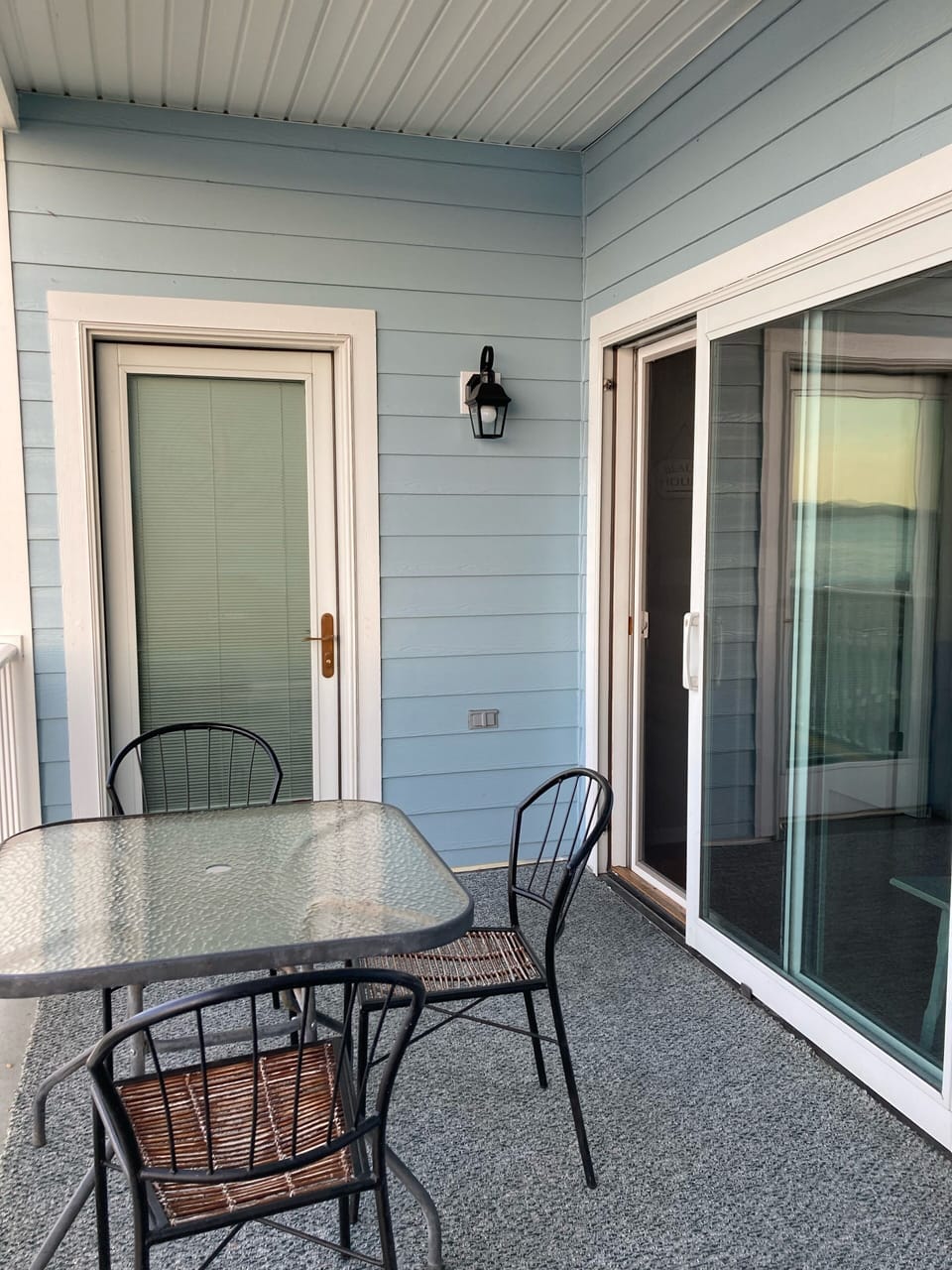 Balcony with seating and grill