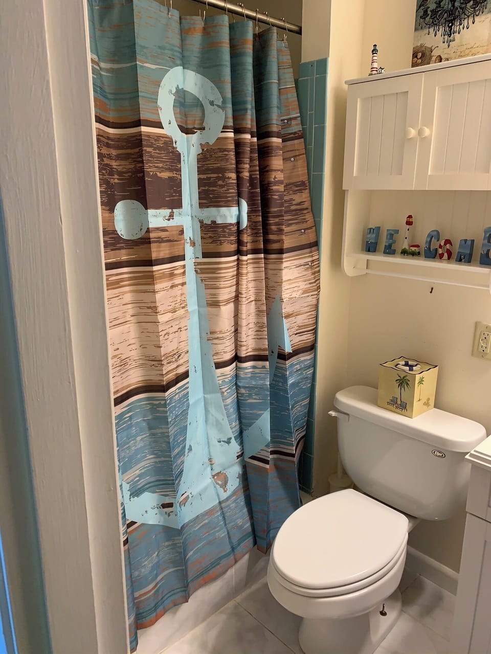 Master Bathroom in Nautical room