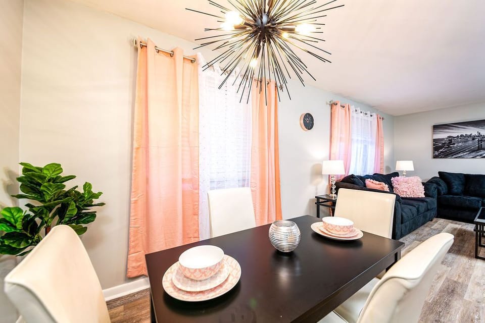 Dinning room seating for four.
Looking into the living room 