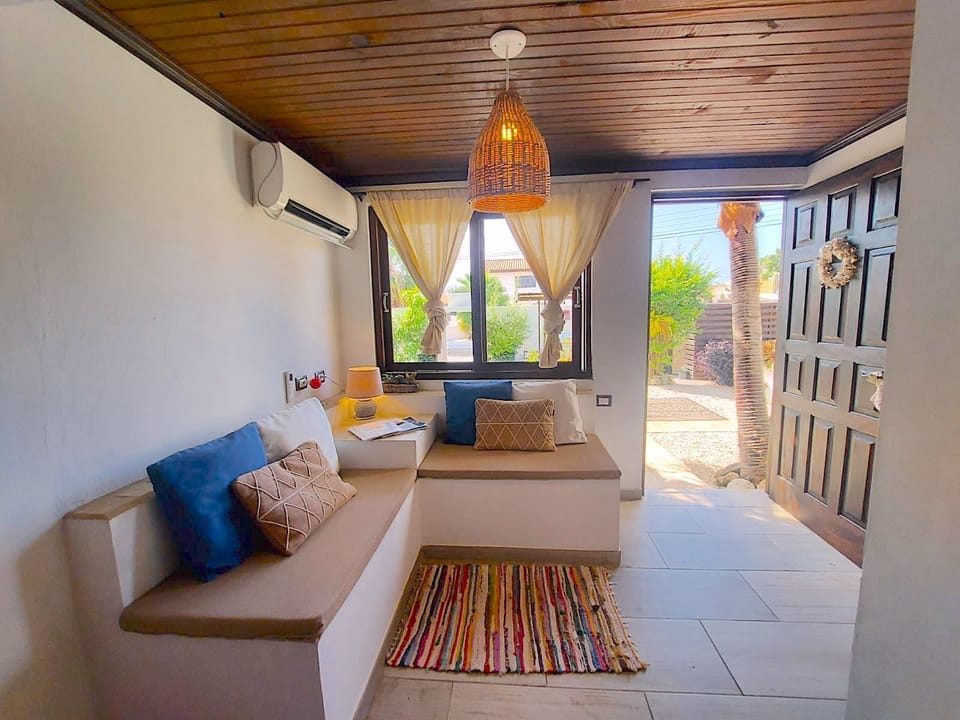 Living Room / Lounge