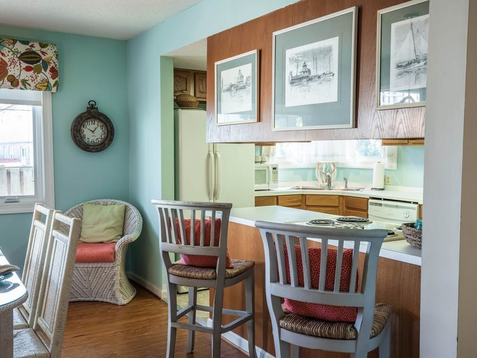 Dining Area Bar