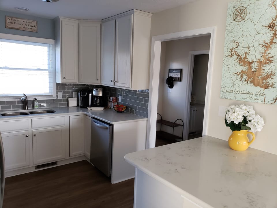 Main Level, Kitchen Island Bar with Seating