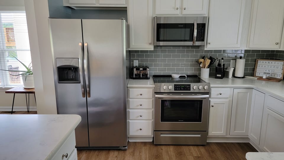 Main Level, Kitchen