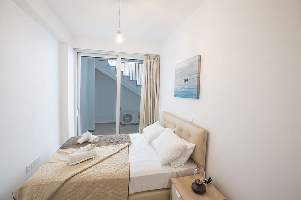 Bedroom 5, Lower Ground Floor with double bed