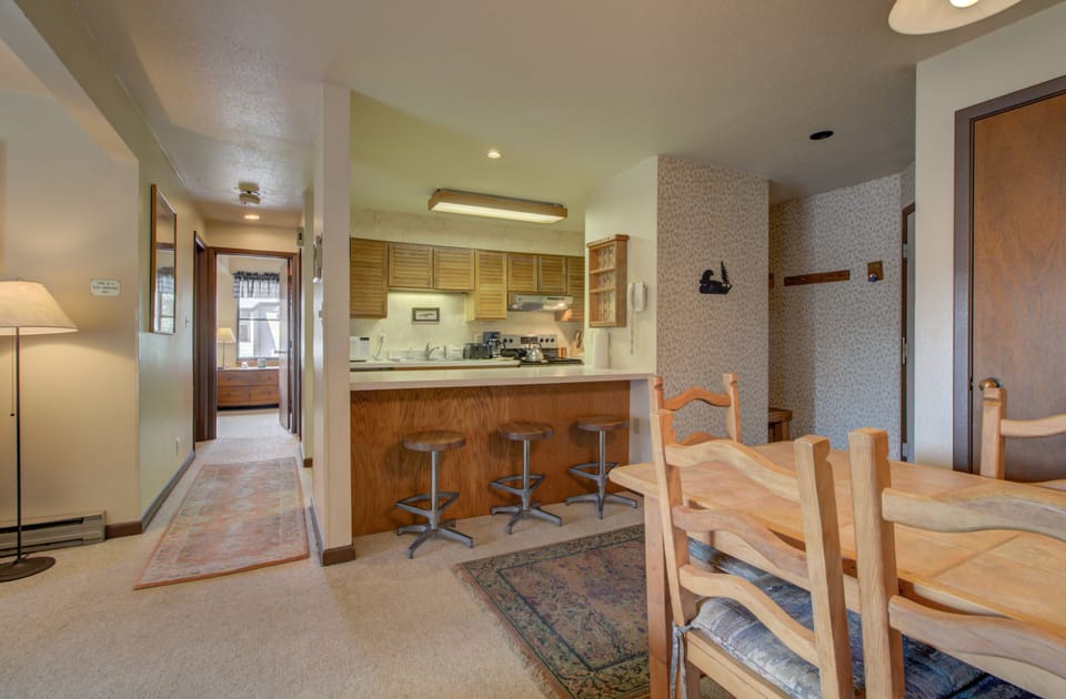 Dining Area to Kitchen from Entry