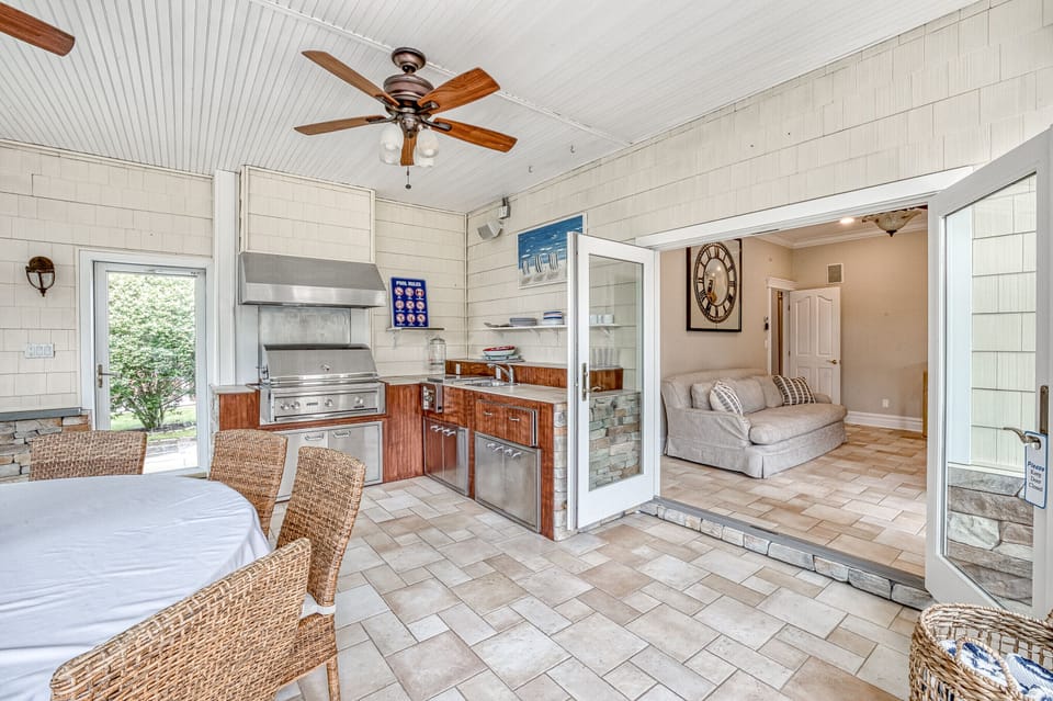 Sun room/ dining 