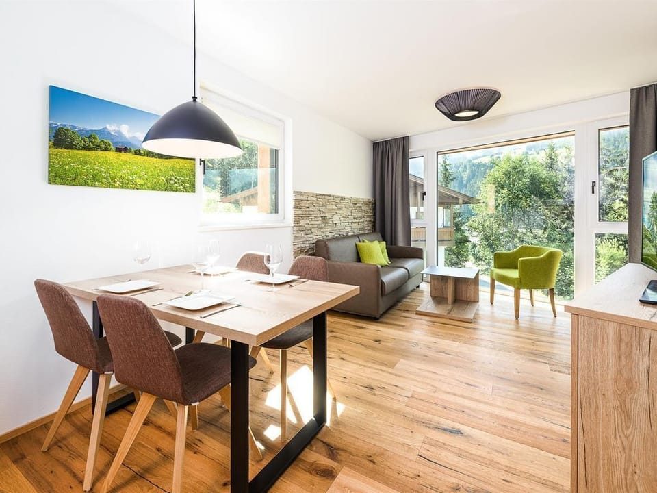 Family room - The Sonnenhof Apartment hotel in Maria Alm