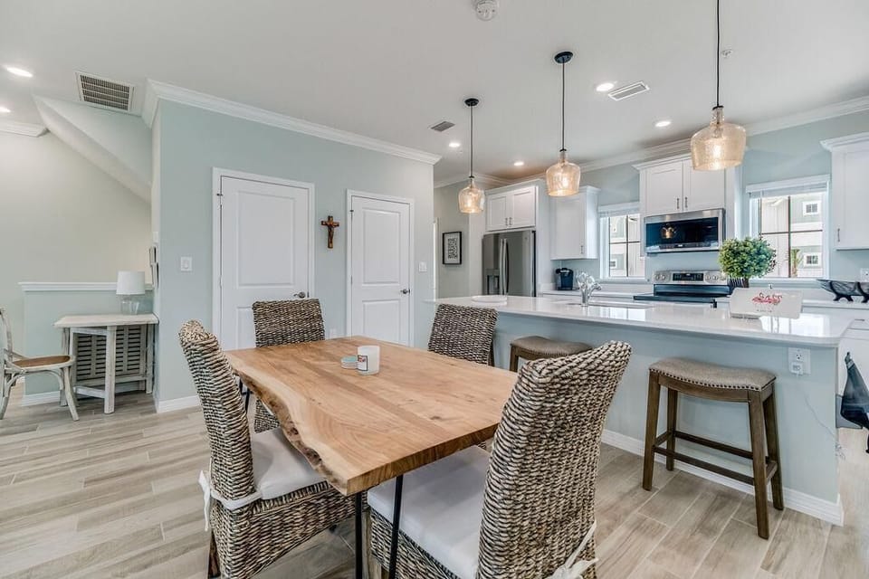 Dining and Kitchen 