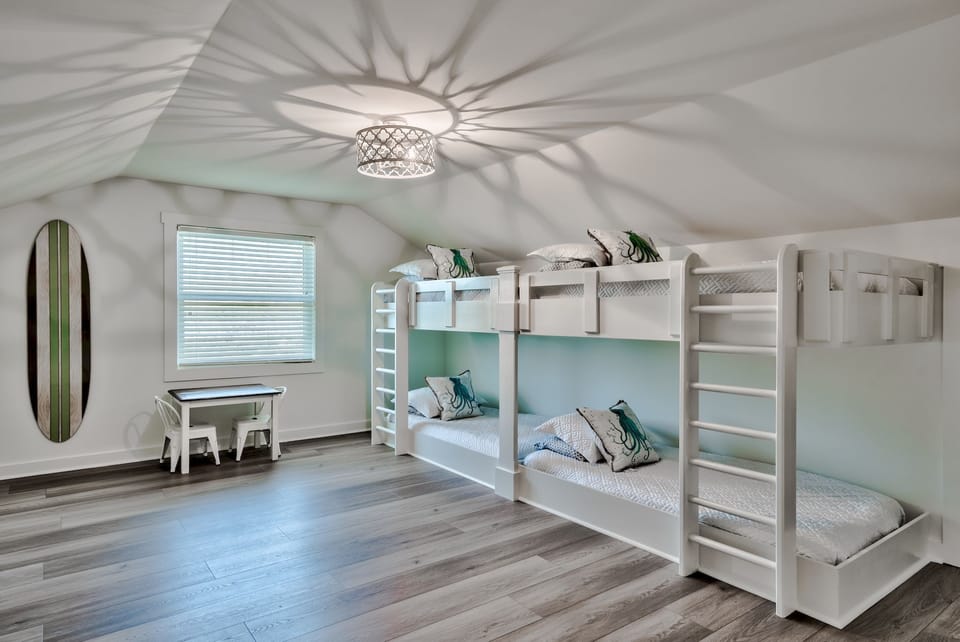 Bunk Room  - Unit A (4th Floor) - twin beds 