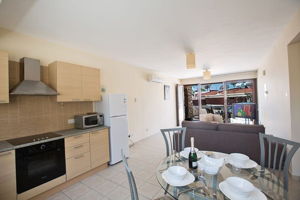Kitchen and dining area