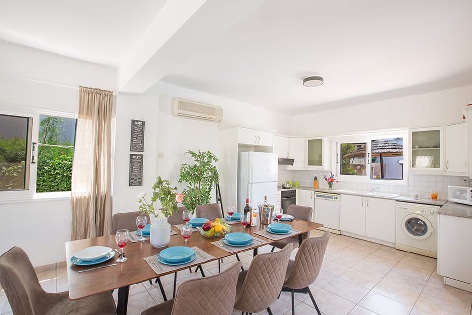 Dining Area and fully equipped kitchen