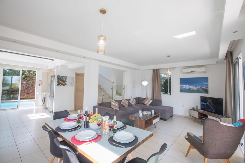 Open-Plan ground floor living room, kitchen and dining area
