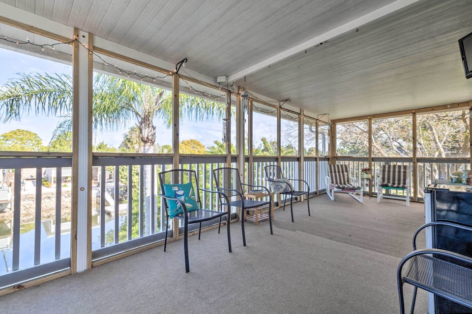 Screened-In Porch