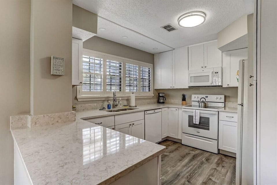 Fully Equipped, Renovated Kitchen for Convenience