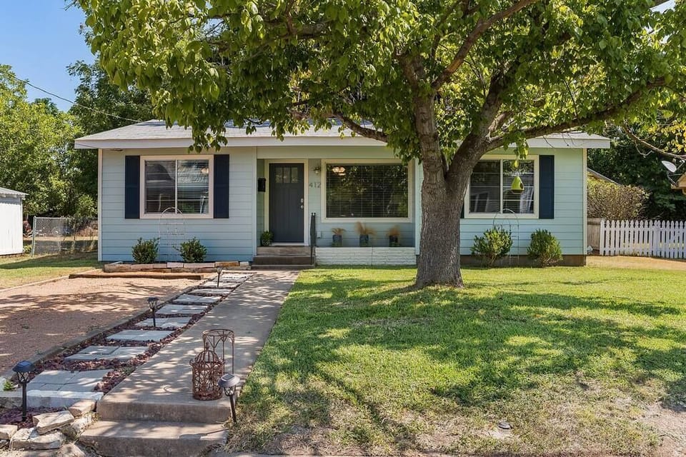 Front of home (1)