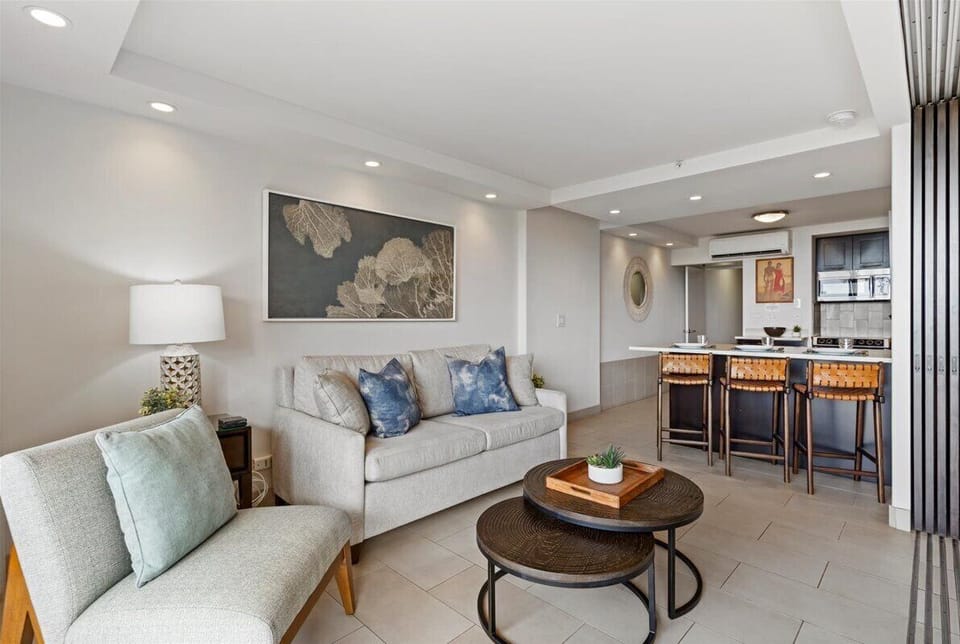 This condo is beautifully decorated