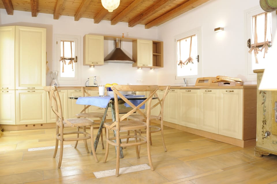Fully equipped kitchen to prepare your meals