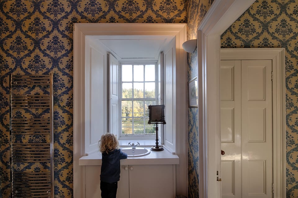 Blue room's bathroom
