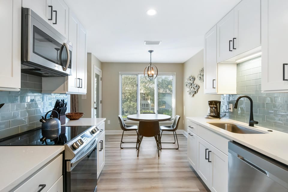 Kitchen/Dining Area