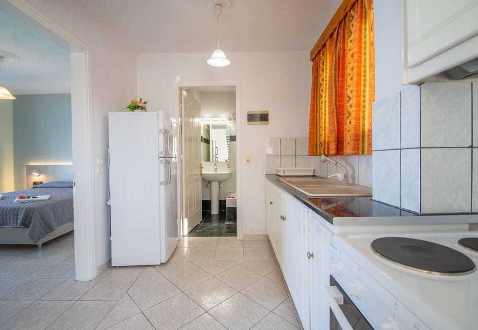 bedroom, kitchen, bathroom