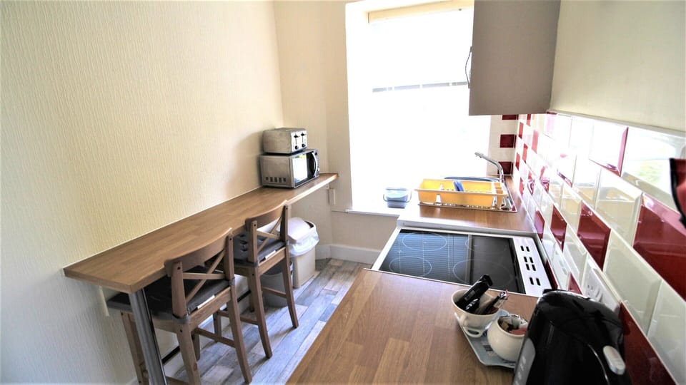 Apt 6 - Kitchen area