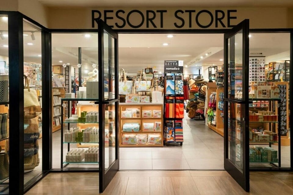 Marriotts Waikoloa Ocean Club_25_lamont-s-gift-sundry.jpg