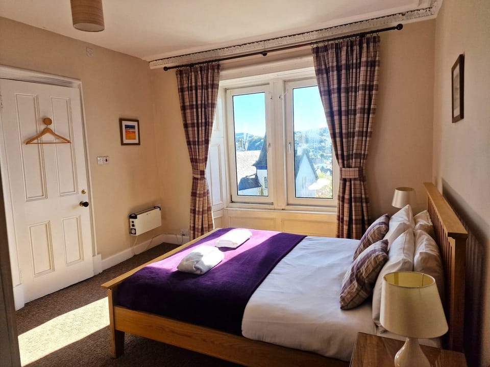 McCaigs Tower Apartment - Bedroom