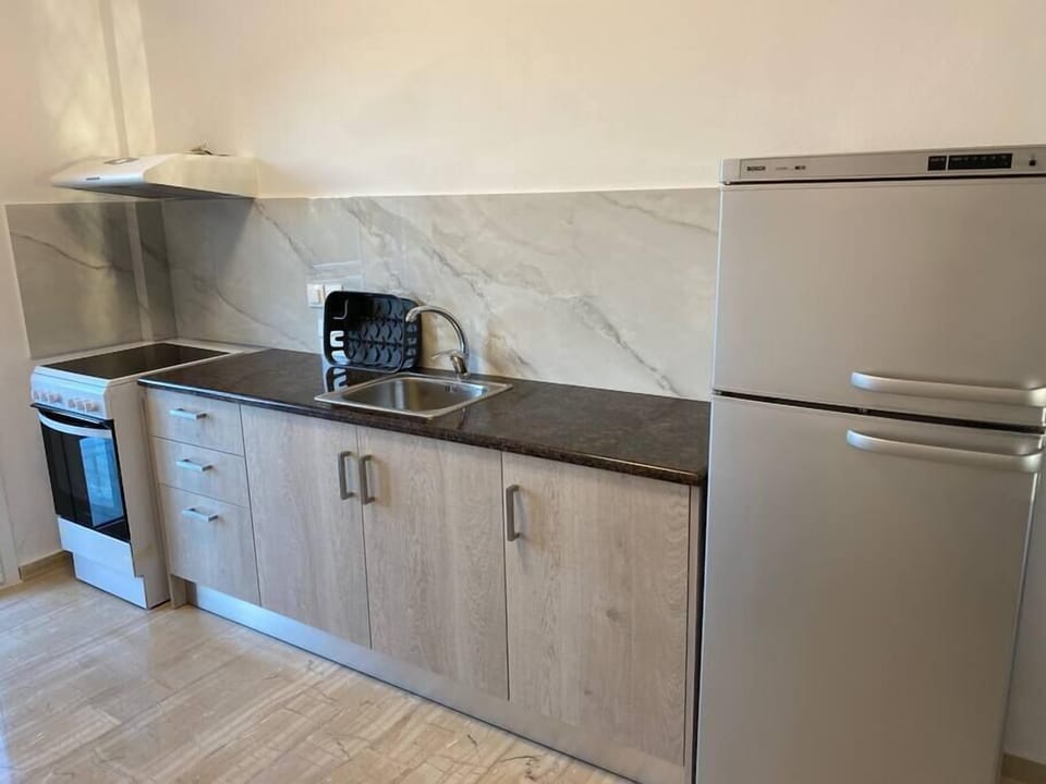 Kitchen (2)