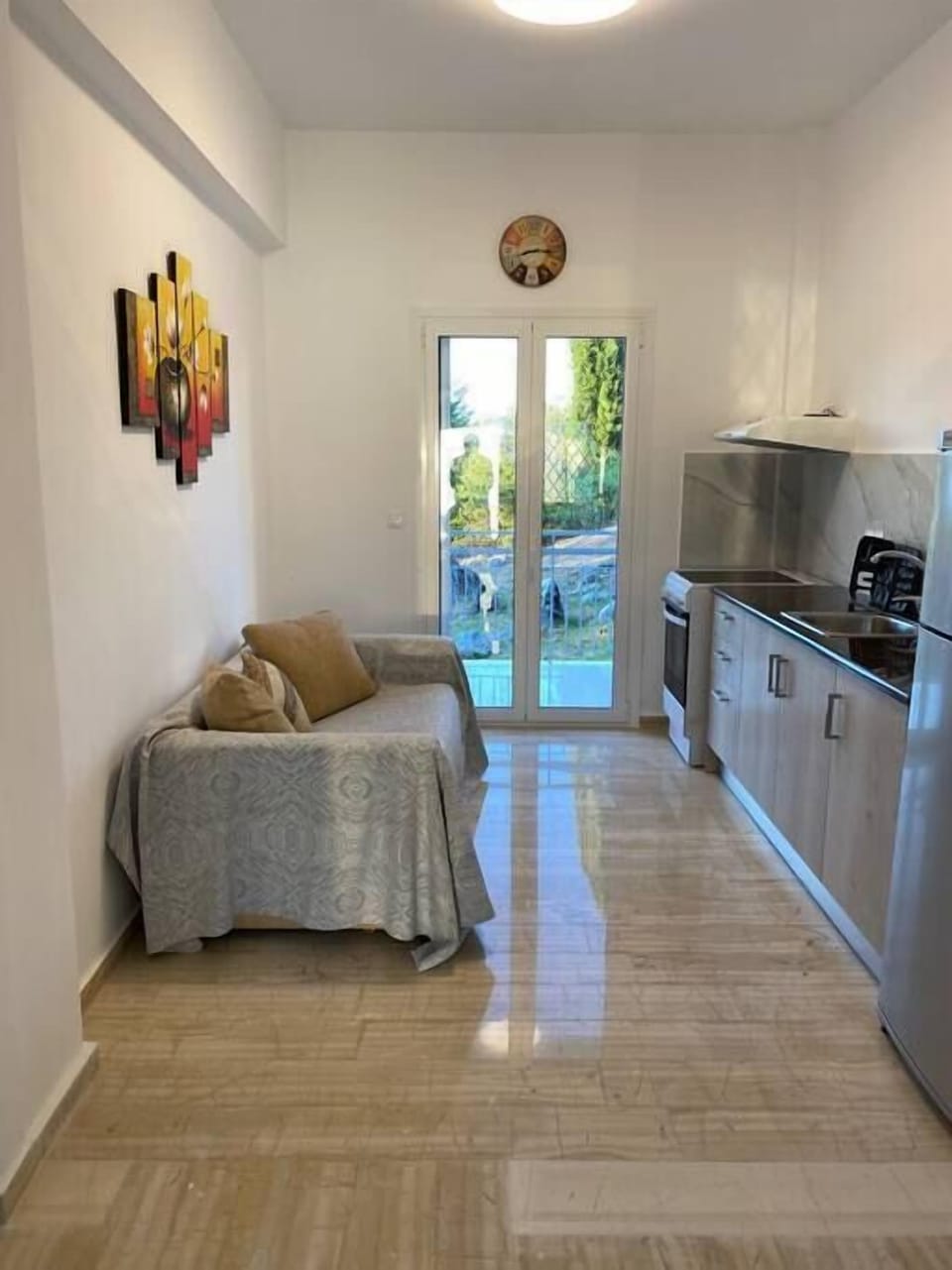Kitchen/Sofa Bed (3)