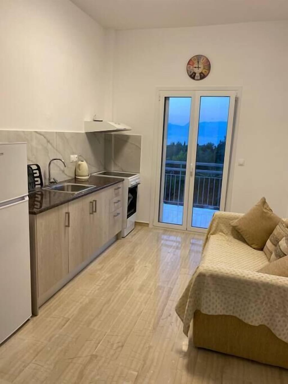 Kitchen/Sofa Bed (2)