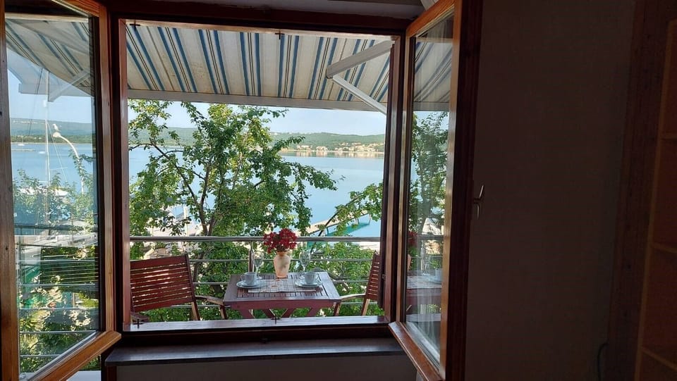 Balcony with seaview
