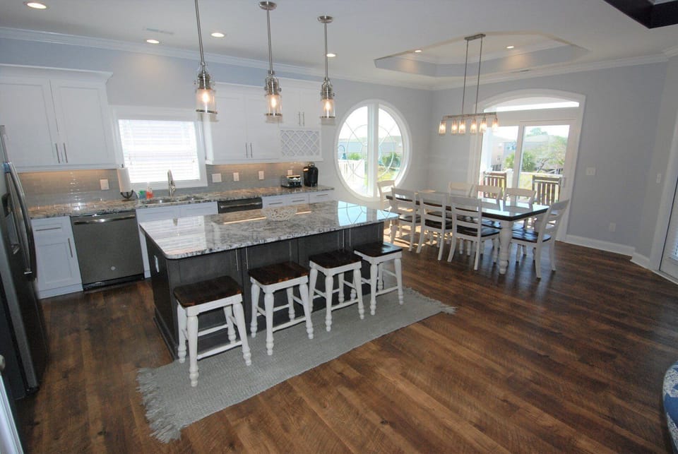 411 SSB Dining Area