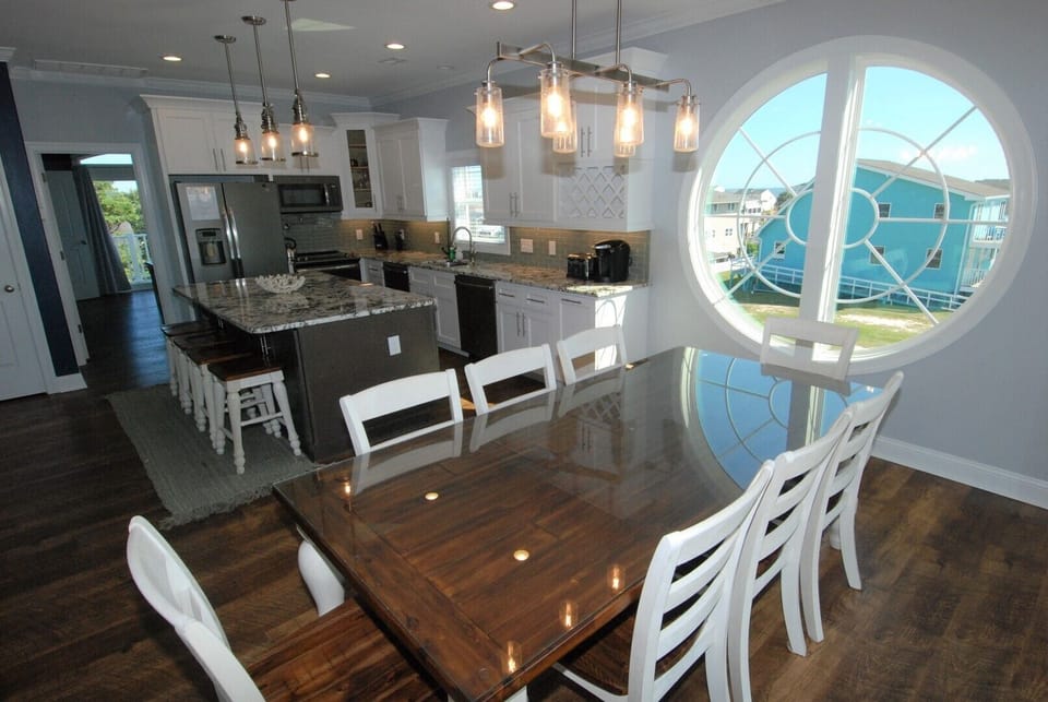 413 SSB Dining Area