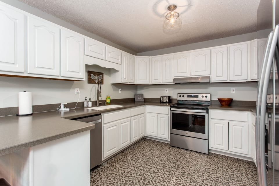 Kitchen with everything you need to make a gourmet meal! Just bring the food!