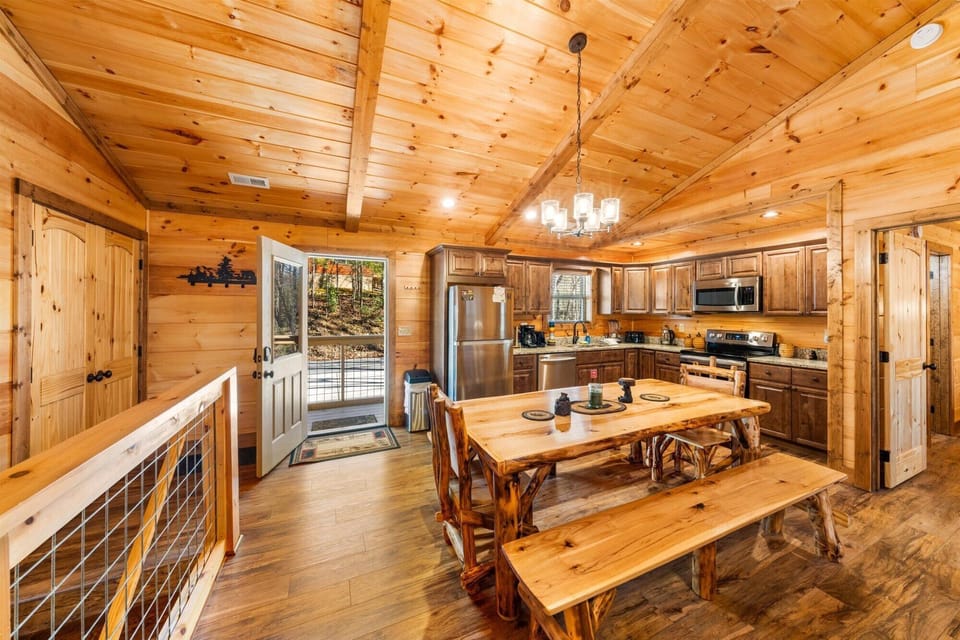Kichen / Dining