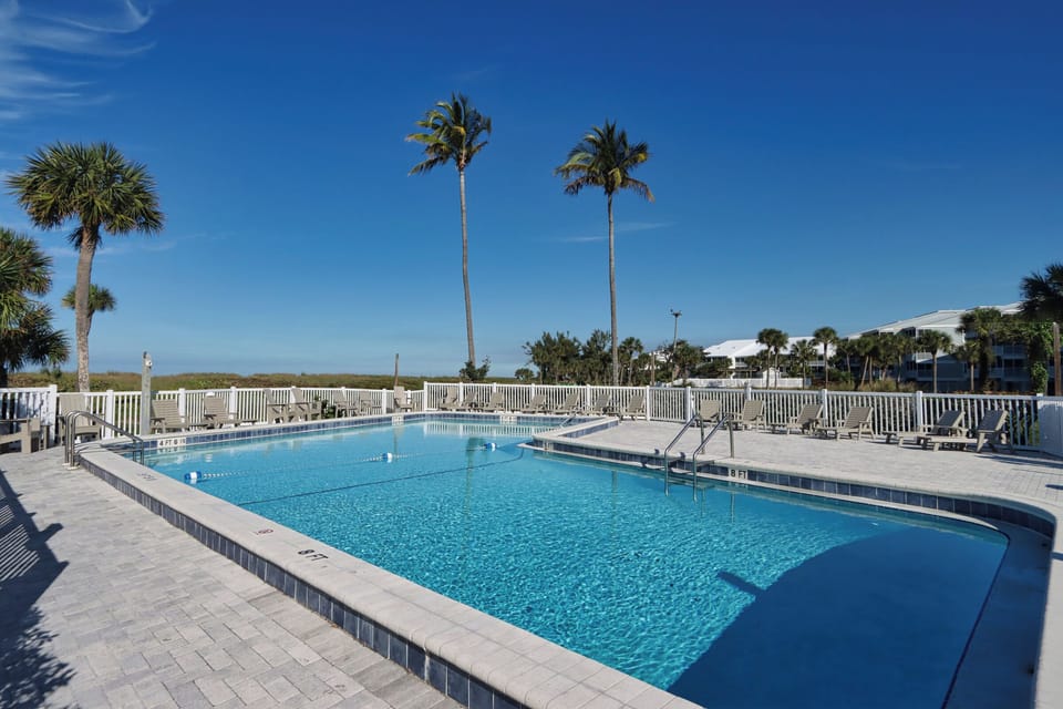 Community pool