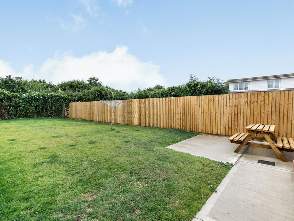Garden | 9 Dawson Park - Marian Avenue Properties, Mablethorpe