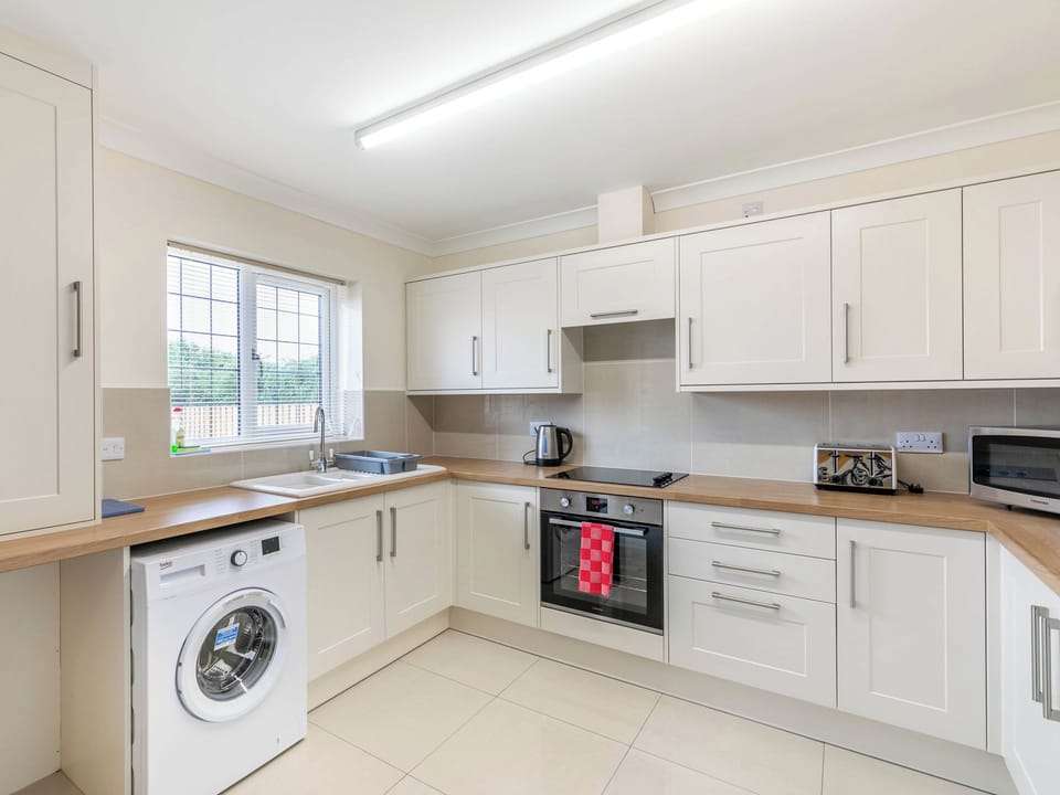 Kitchen | 9 Dawson Park - Marian Avenue Properties, Mablethorpe