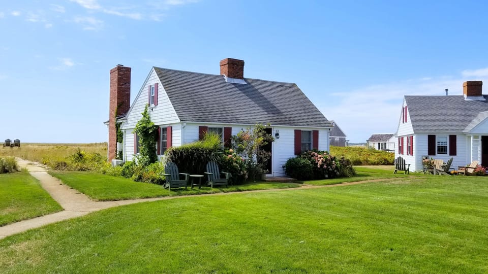 Lovely cottage on Cape Cod Bay