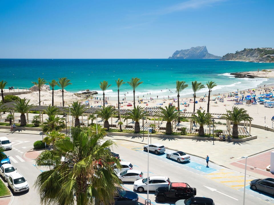 Water, Sky, Water Resources, Plant, Azure, Natural Landscape, Tree, Beach, Coastal And Oceanic Landforms, Lake