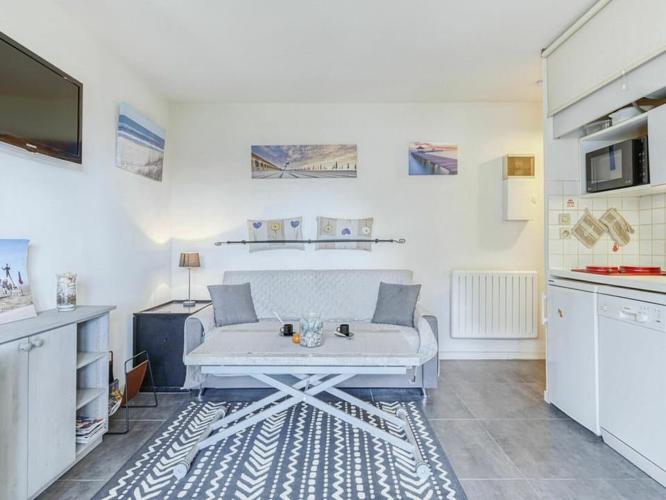 Cabinetry, Furniture, Property, White, Blue, Picture Frame, Azure, Lighting, Interior Design, Drawer